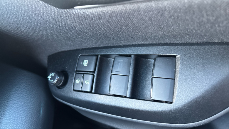 Toyota Yaris 1.5 Hybrid Design 5dr CVT Hybrid Hatchback